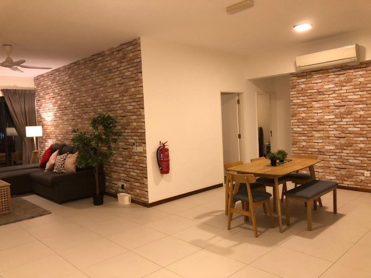 Seaview Water Purify Cozy Comfortable For Short & Long Stay In The Landmark By Katana George Town Extérieur photo