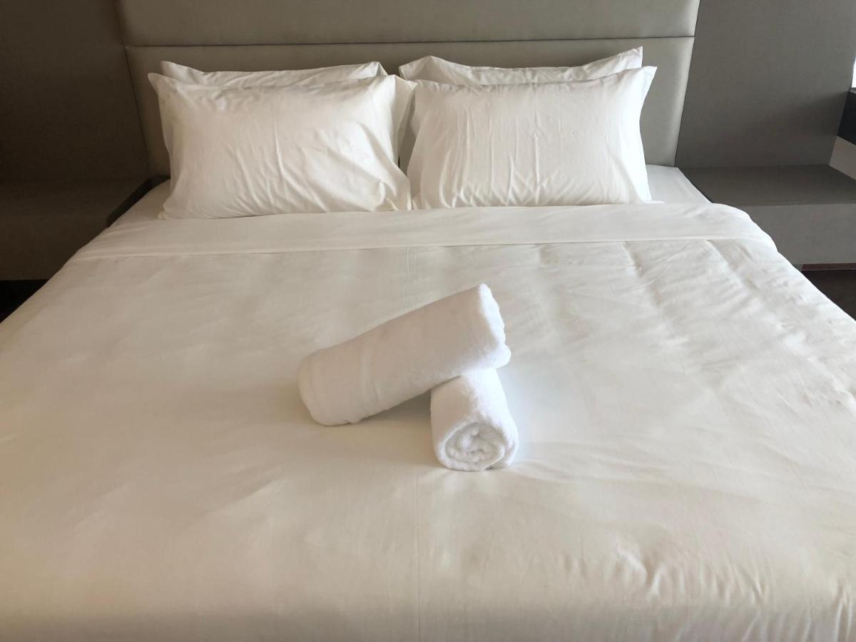 Seaview Water Purify Cozy Comfortable For Short & Long Stay In The Landmark By Katana George Town Extérieur photo