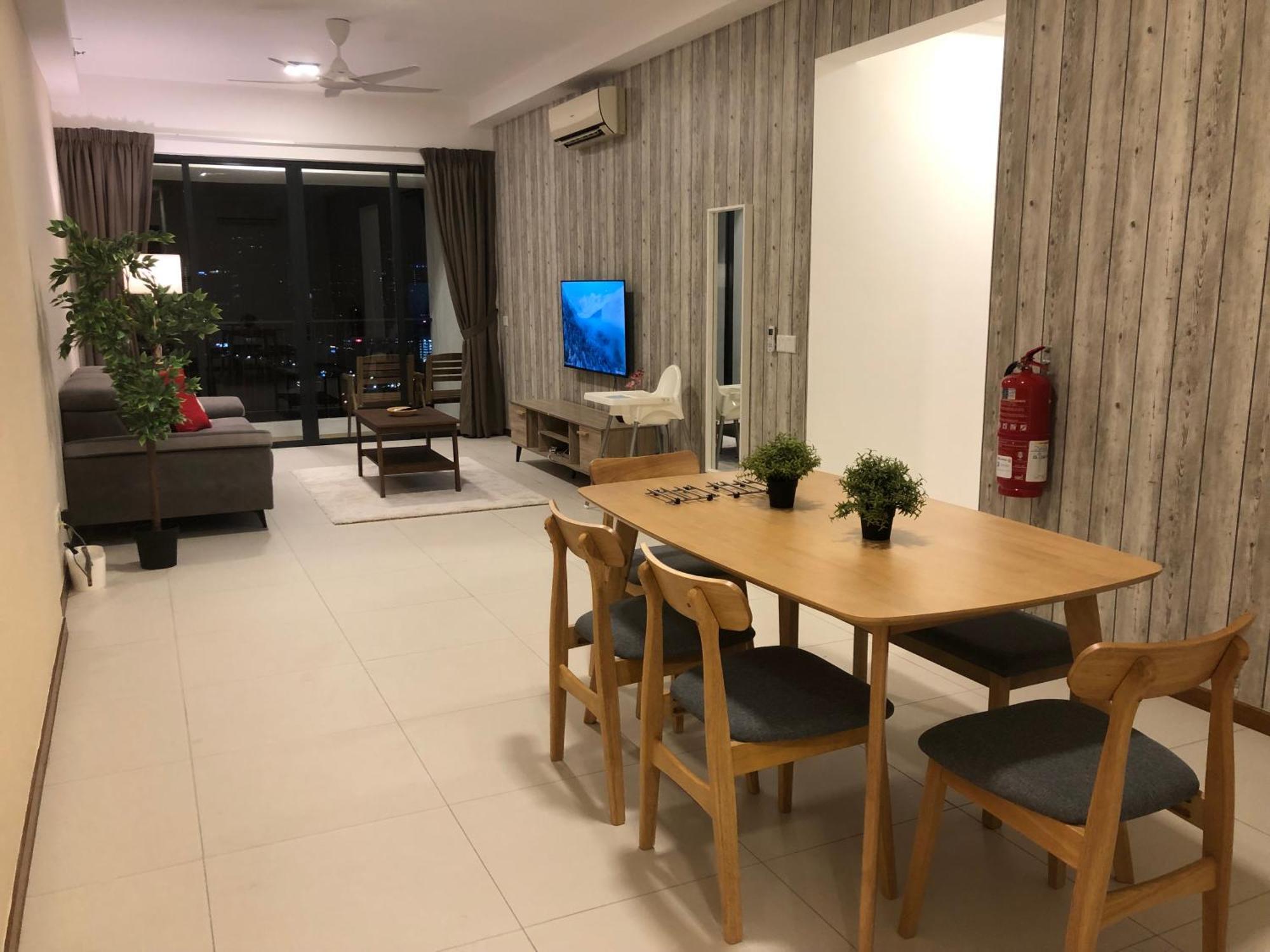 Seaview Water Purify Cozy Comfortable For Short & Long Stay In The Landmark By Katana George Town Extérieur photo